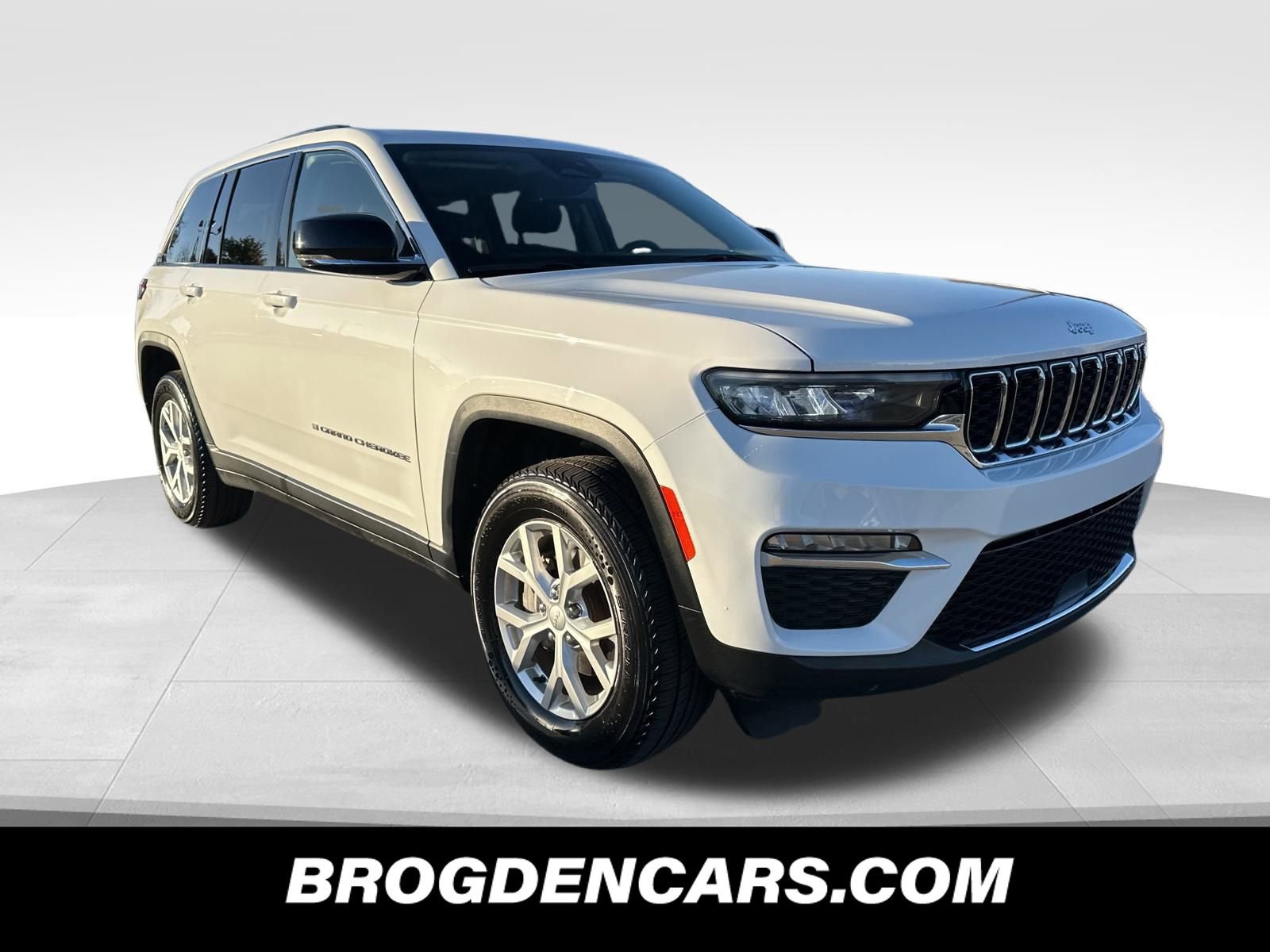 Used 2023 Jeep Grand Cherokee Limited image 10