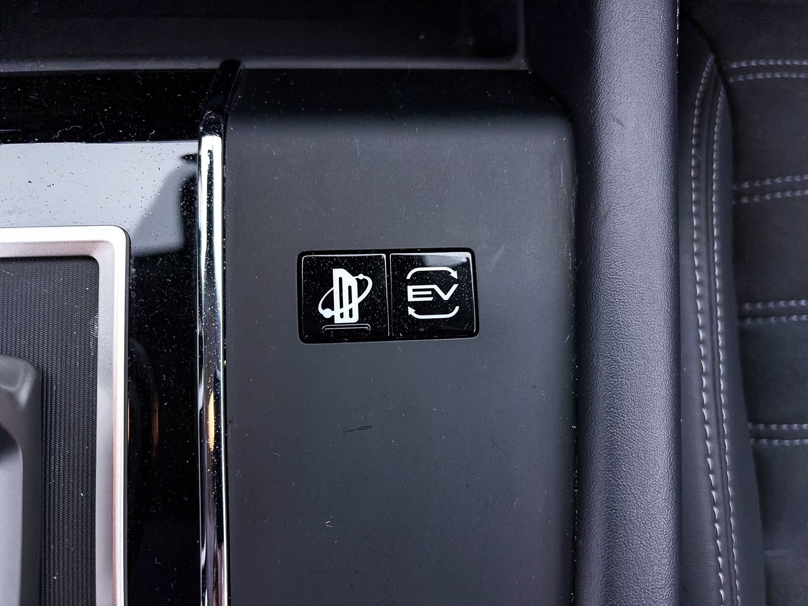 Used 2023 Mitsubishi Outlander SE AWD/4WD image 25