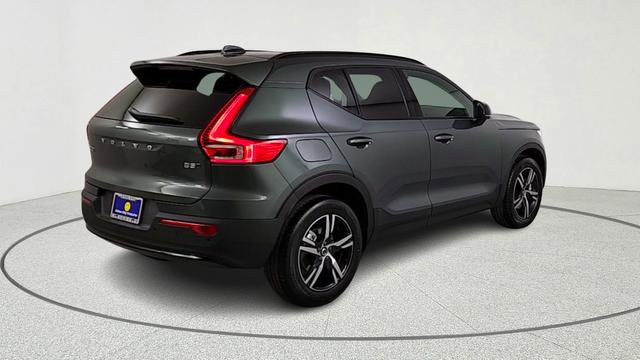New 2026 Volvo XC40 B5 Core w/ Climate Package AWD/4WD image 7