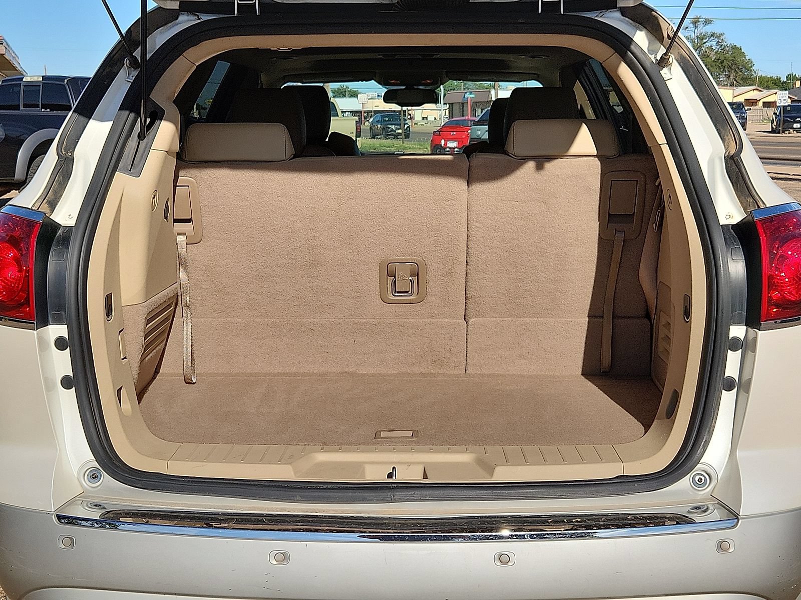 Used 2012 Buick Enclave Premium w/ LPO, Cargo Convenience Pkg FWD image 7