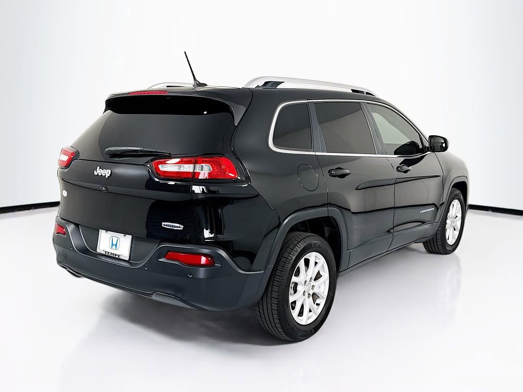 Used 2018 Jeep Cherokee Latitude w/ Safety Group image 5