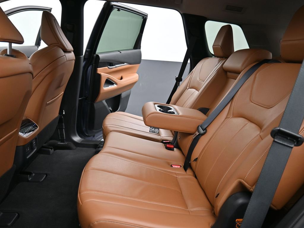Used 2025 INFINITI QX60 Sensory w/ Vision Package image 17