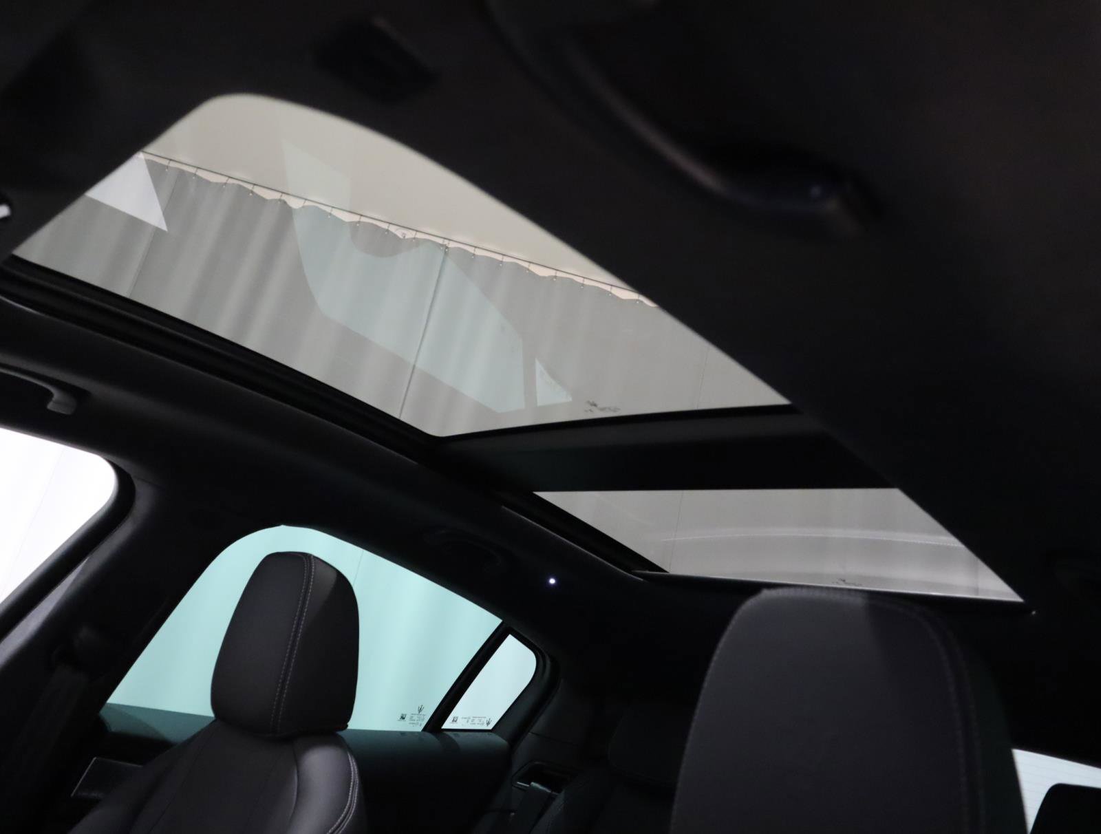 New 2025 Maserati Grecale Modena image 27