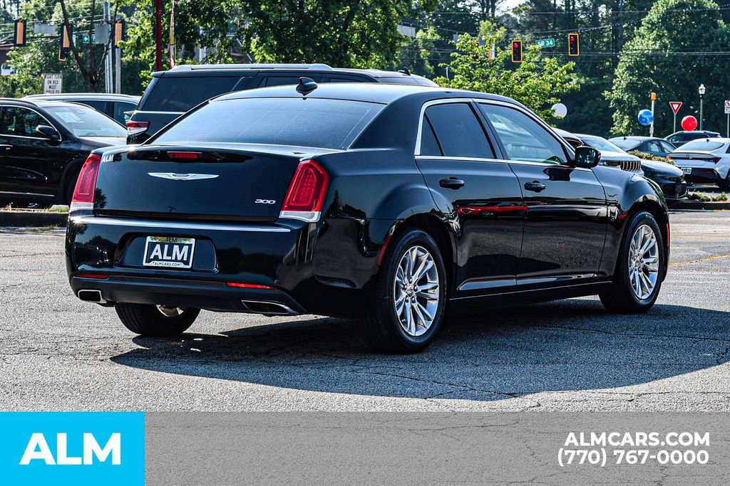 Used 2017 Chrysler 300 Limited RWD image 6