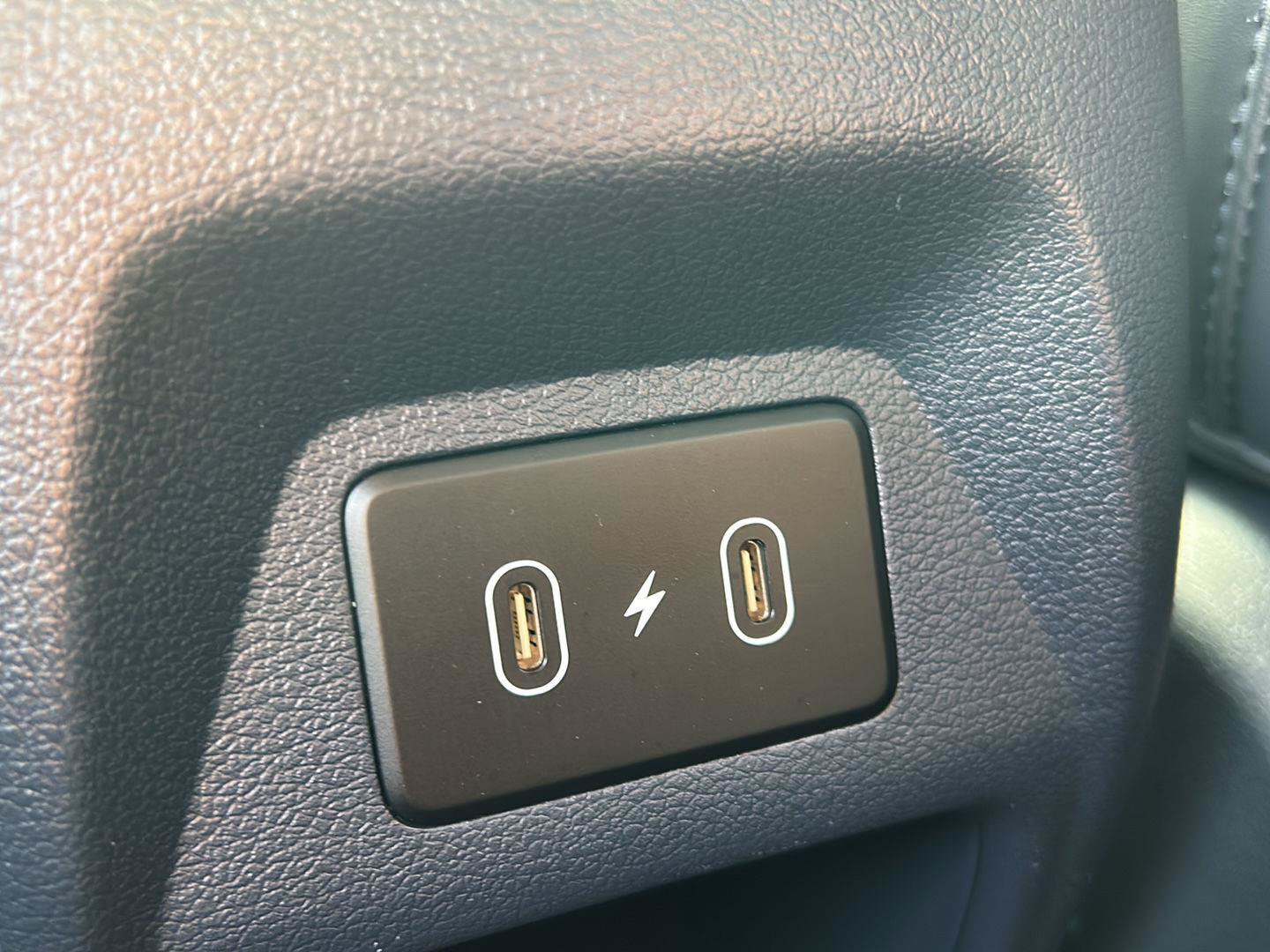 Certified 2024 Hyundai Venue Limited FWD image 16