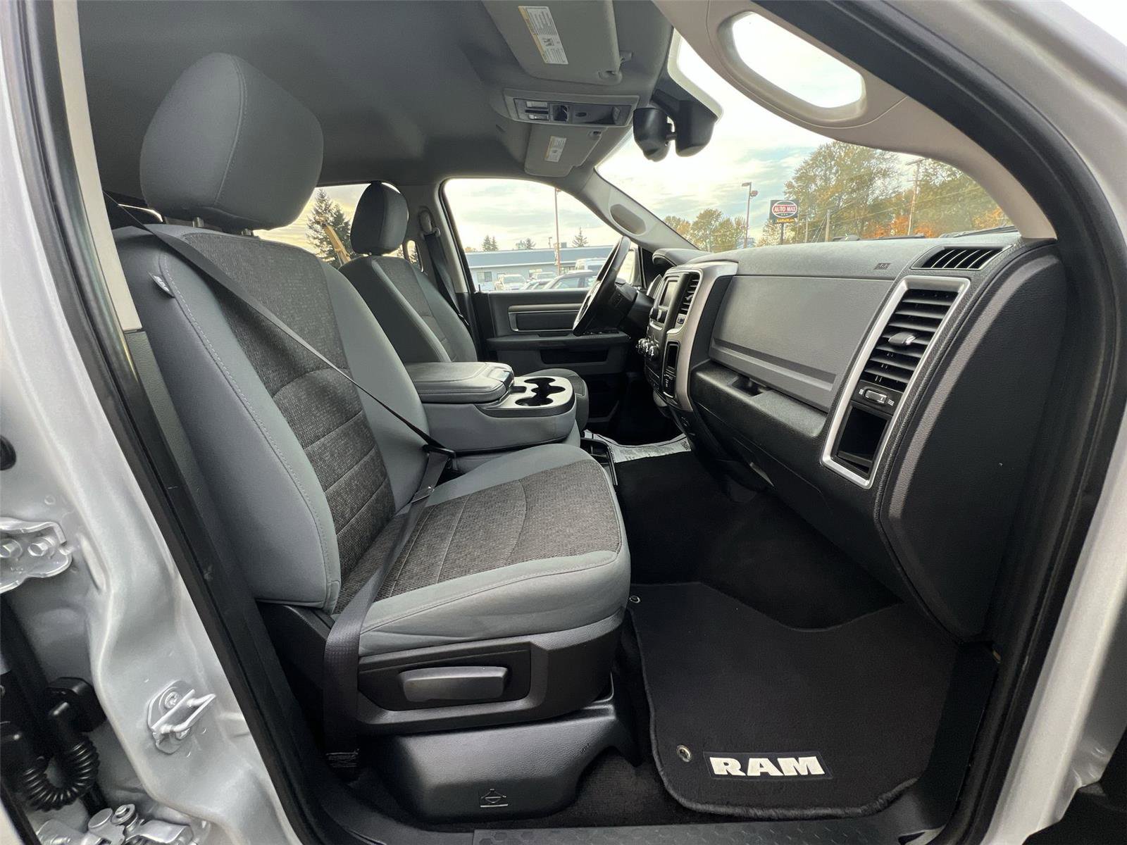 Used 2017 RAM 1500 Classic SLT w/ Luxury Group image 24