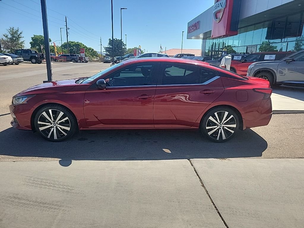Used 2020 Nissan Altima 2.5 SR w/ Premium Package image 4
