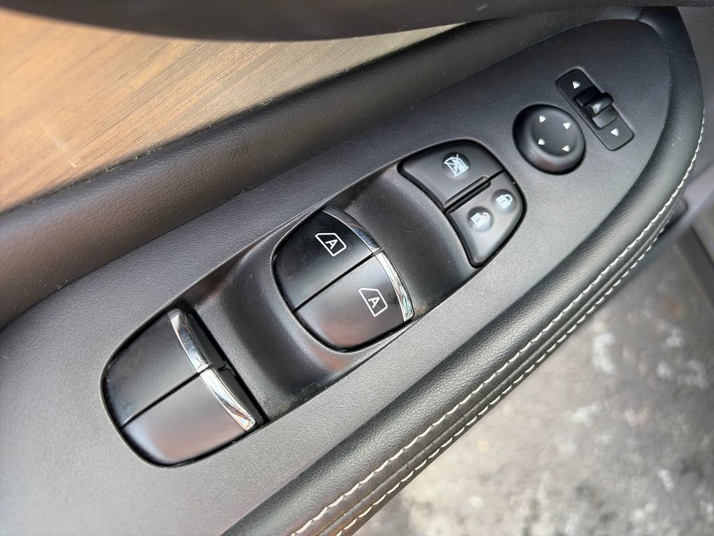 Used 2016 Nissan Murano Platinum w/ Platinum Technology Package AWD/4WD image 19
