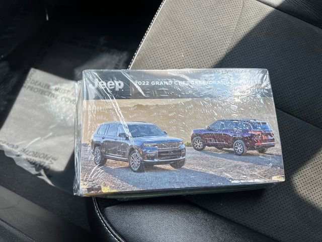 Used 2022 Jeep Grand Cherokee L Laredo image 34