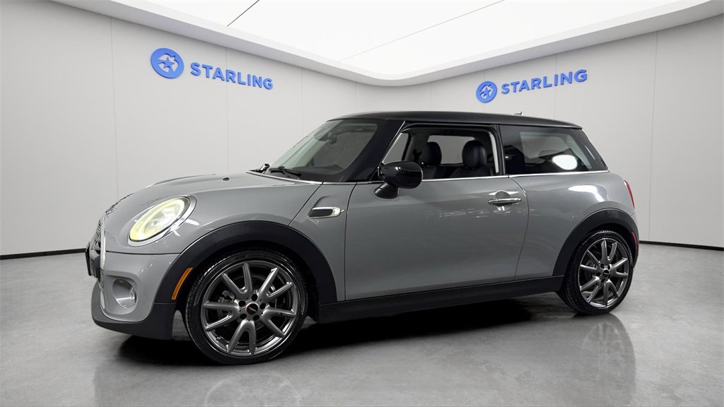 Used 2020 MINI Cooper 2-Door Hardtop image 2