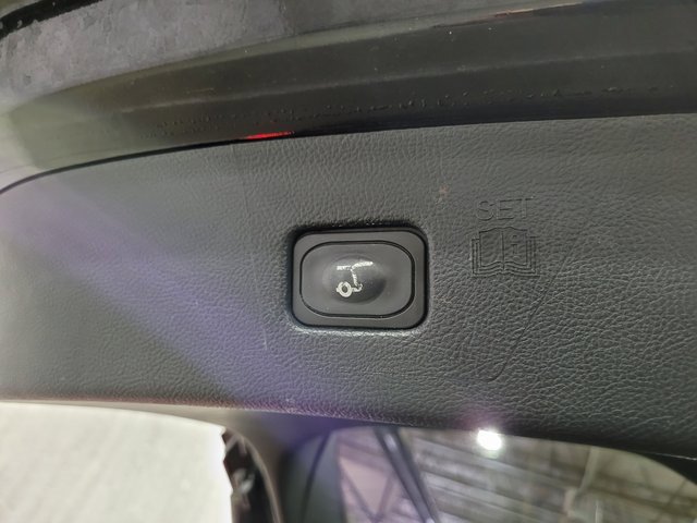 Used 2021 Ford Edge Titanium image 58