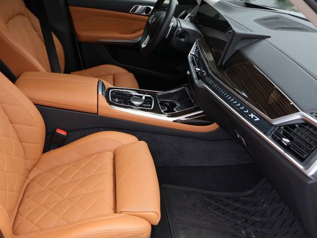Used 2024 BMW X7 xDrive40i w/ Climate Comfort Package image 14