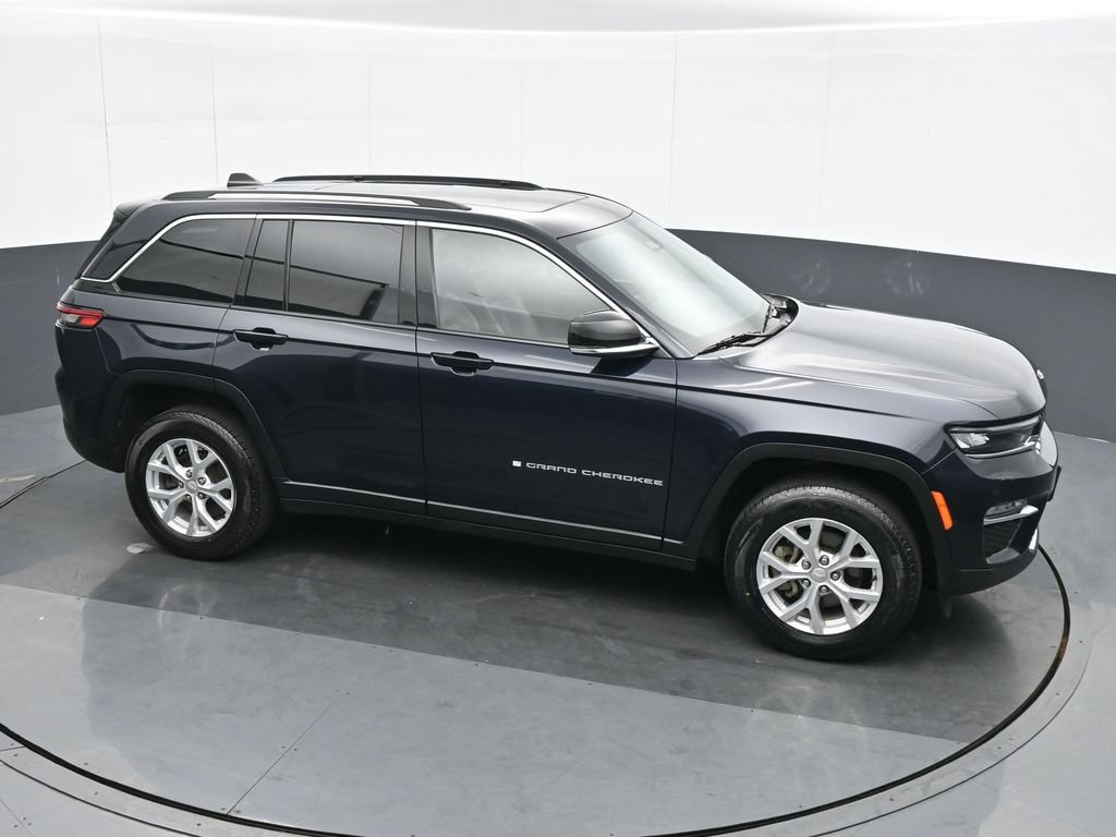 Used 2023 Jeep Grand Cherokee Limited AWD/4WD image 23