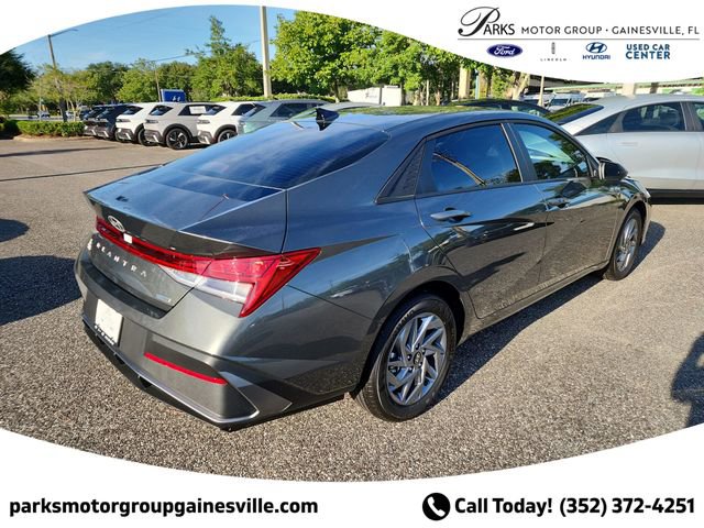 New 2025 Hyundai Elantra Blue FWD image 3