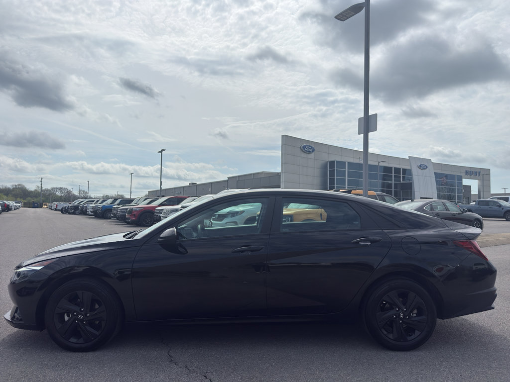 Used 2023 Hyundai Elantra SEL FWD image 8