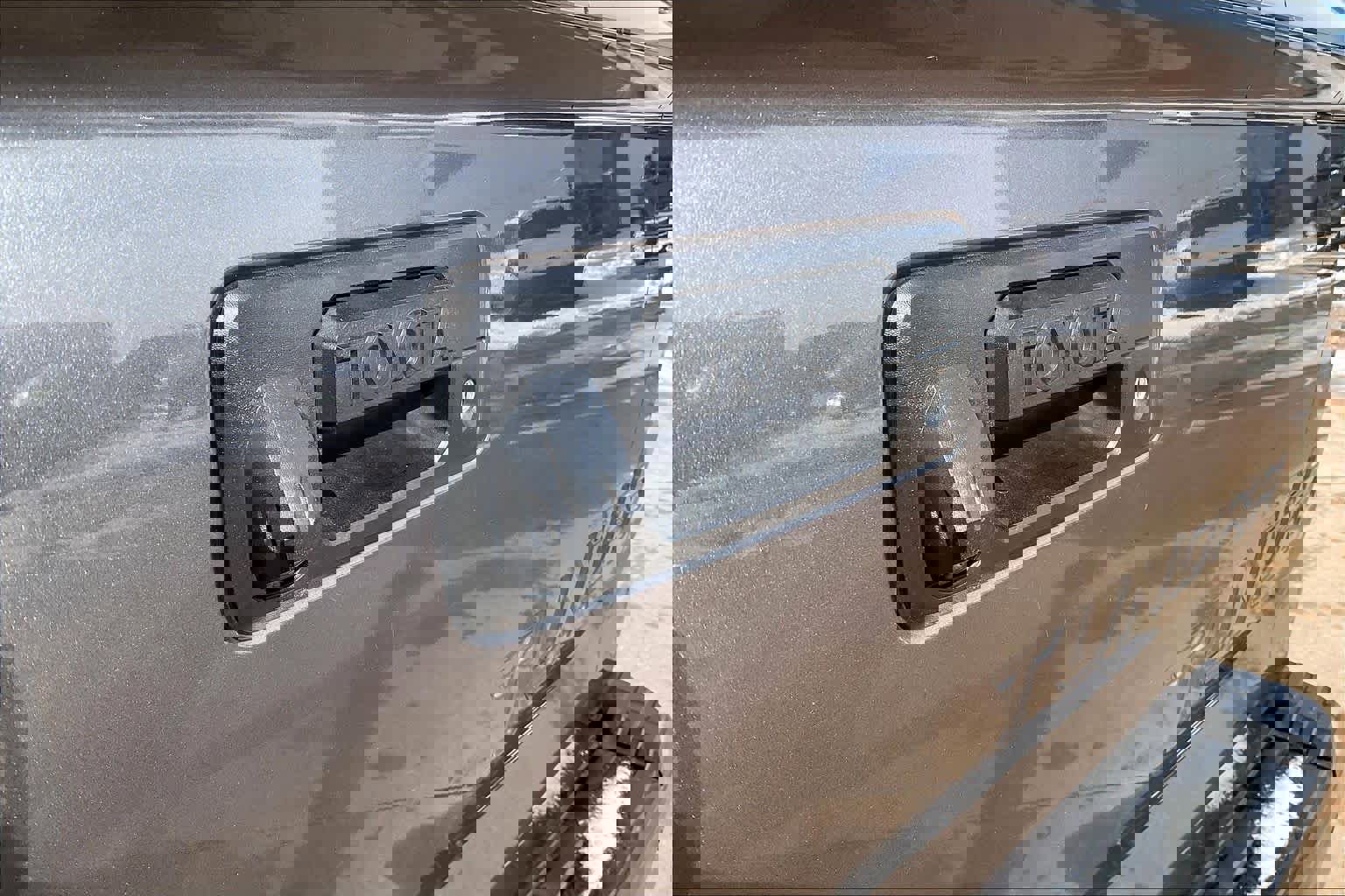 Used 2014 Toyota Tundra 1794 Edition image 31