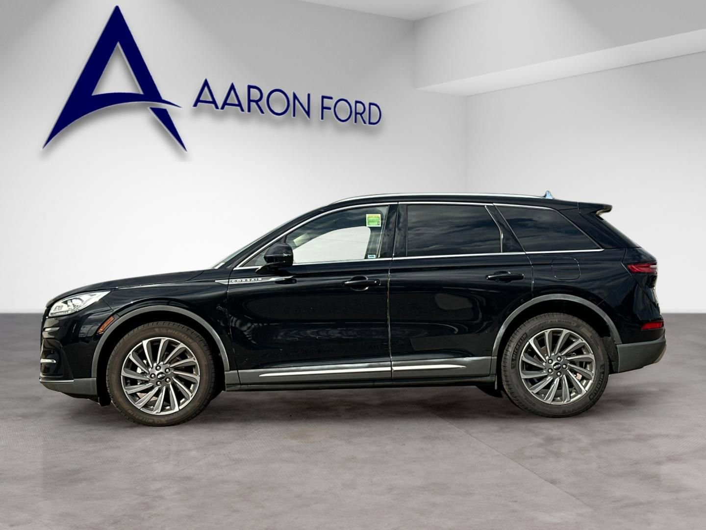 Used 2023 Lincoln Corsair Reserve w/ Equipment Group 201A image 2