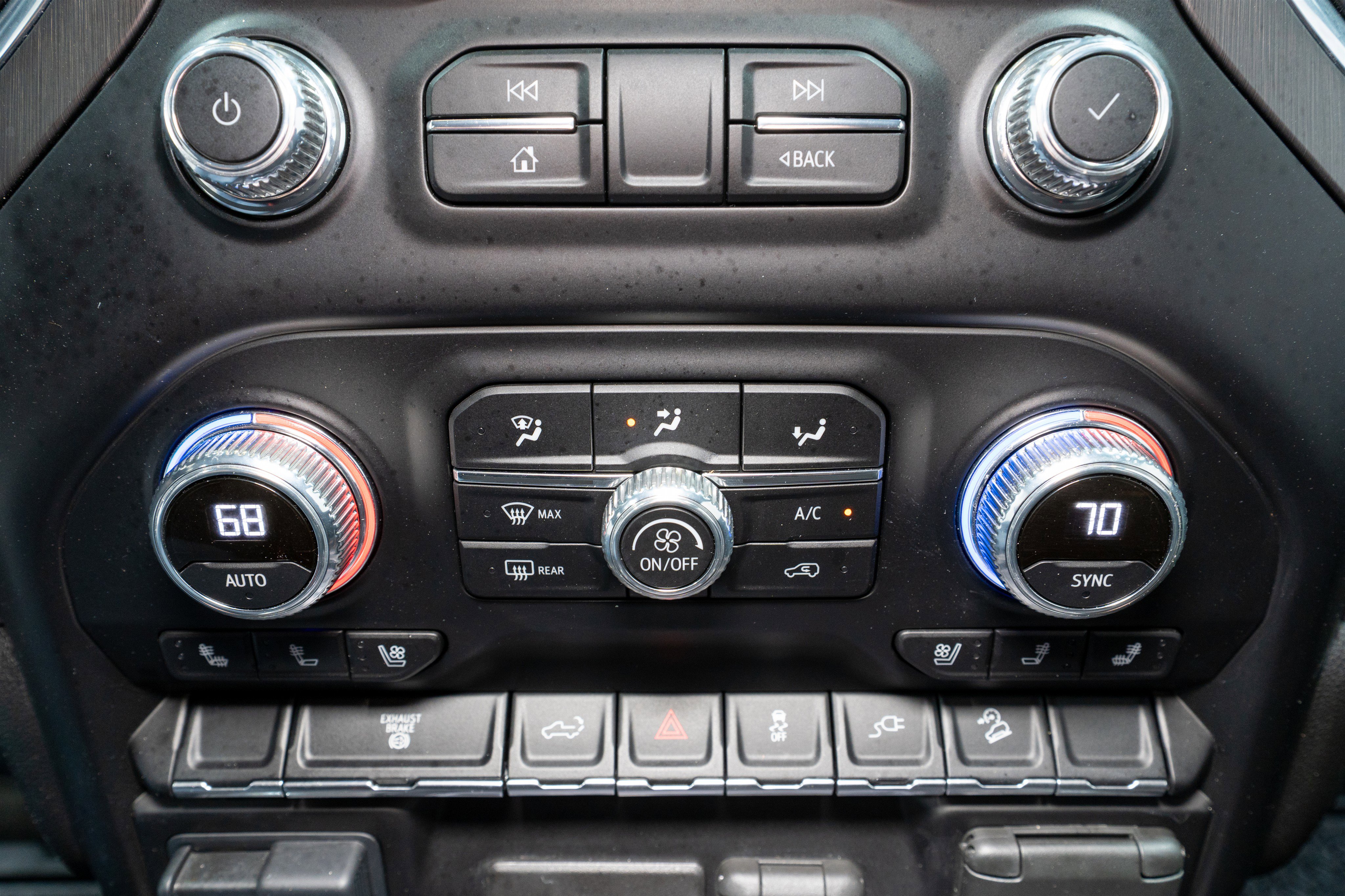 Used 2023 GMC Sierra 2500 AT4 image 23