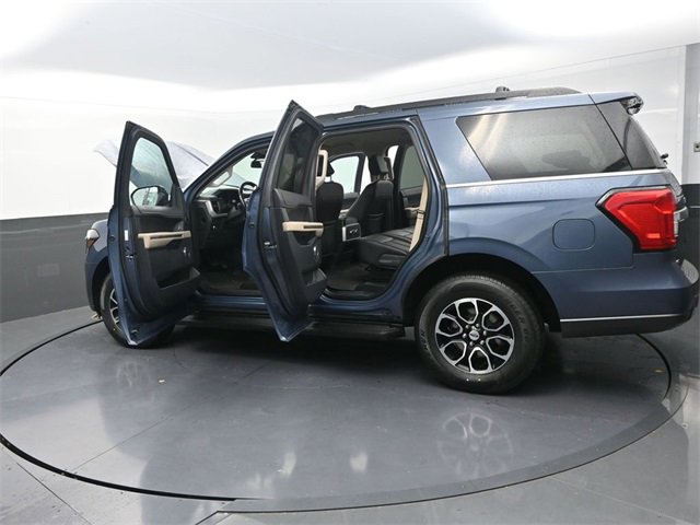Used 2022 Ford Expedition XLT image 39