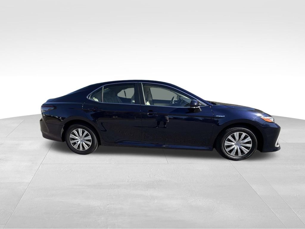 Used 2021 Toyota Camry LE image 2