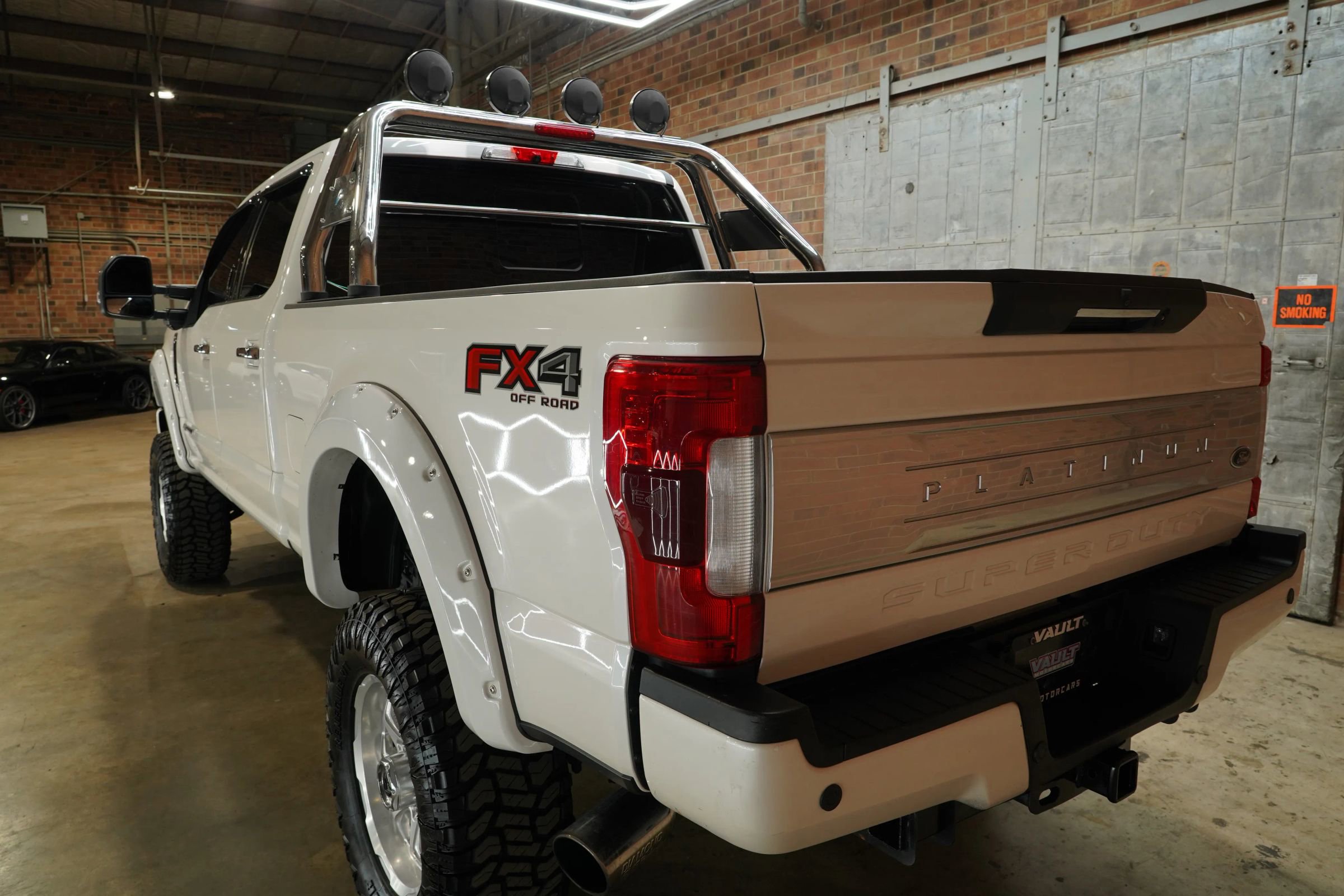 Used 2019 Ford F350 Platinum w/ Platinum Ultimate Package image 17