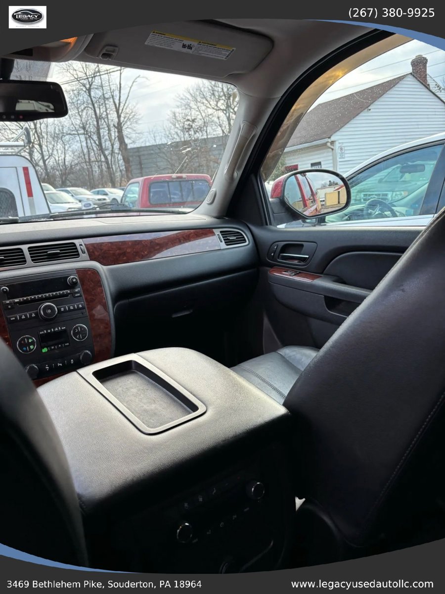 Used 2013 Chevrolet Suburban LT image 40