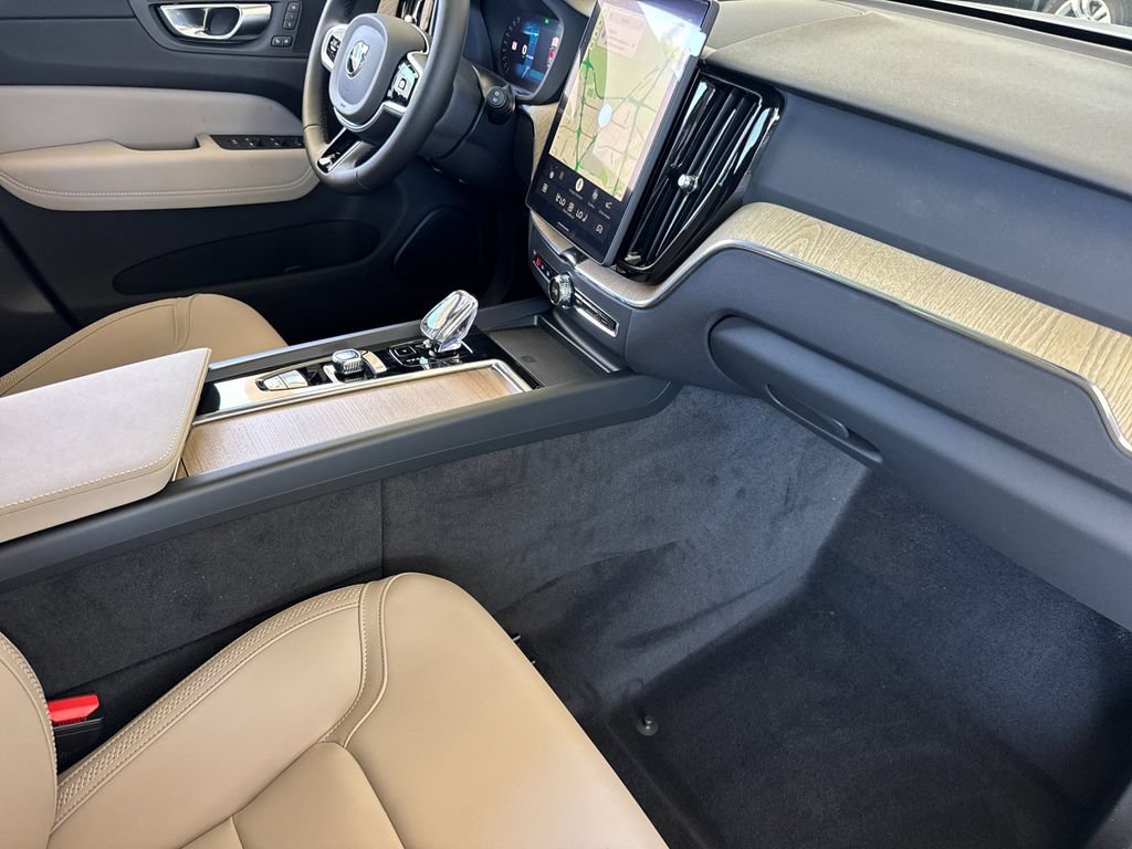 New 2026 Volvo XC60 T8 Plus w/ Protection Package Premier AWD/4WD image 15