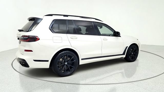 Used 2023 BMW X7 M60i AWD/4WD image 9