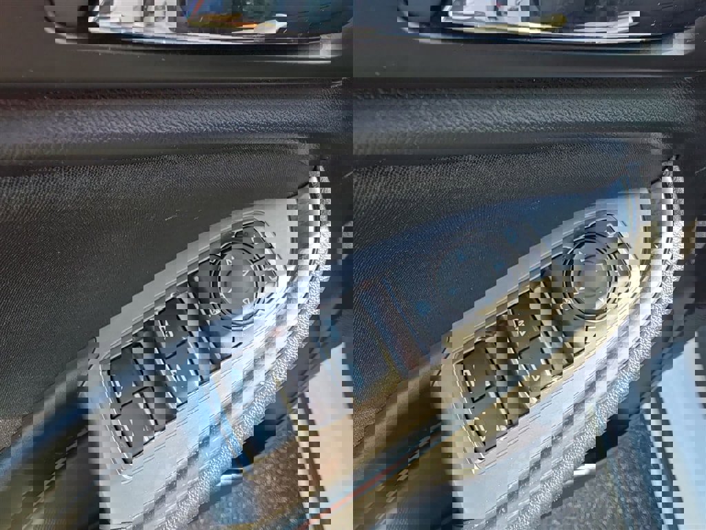 Used 2020 Chevrolet Malibu LT image 15