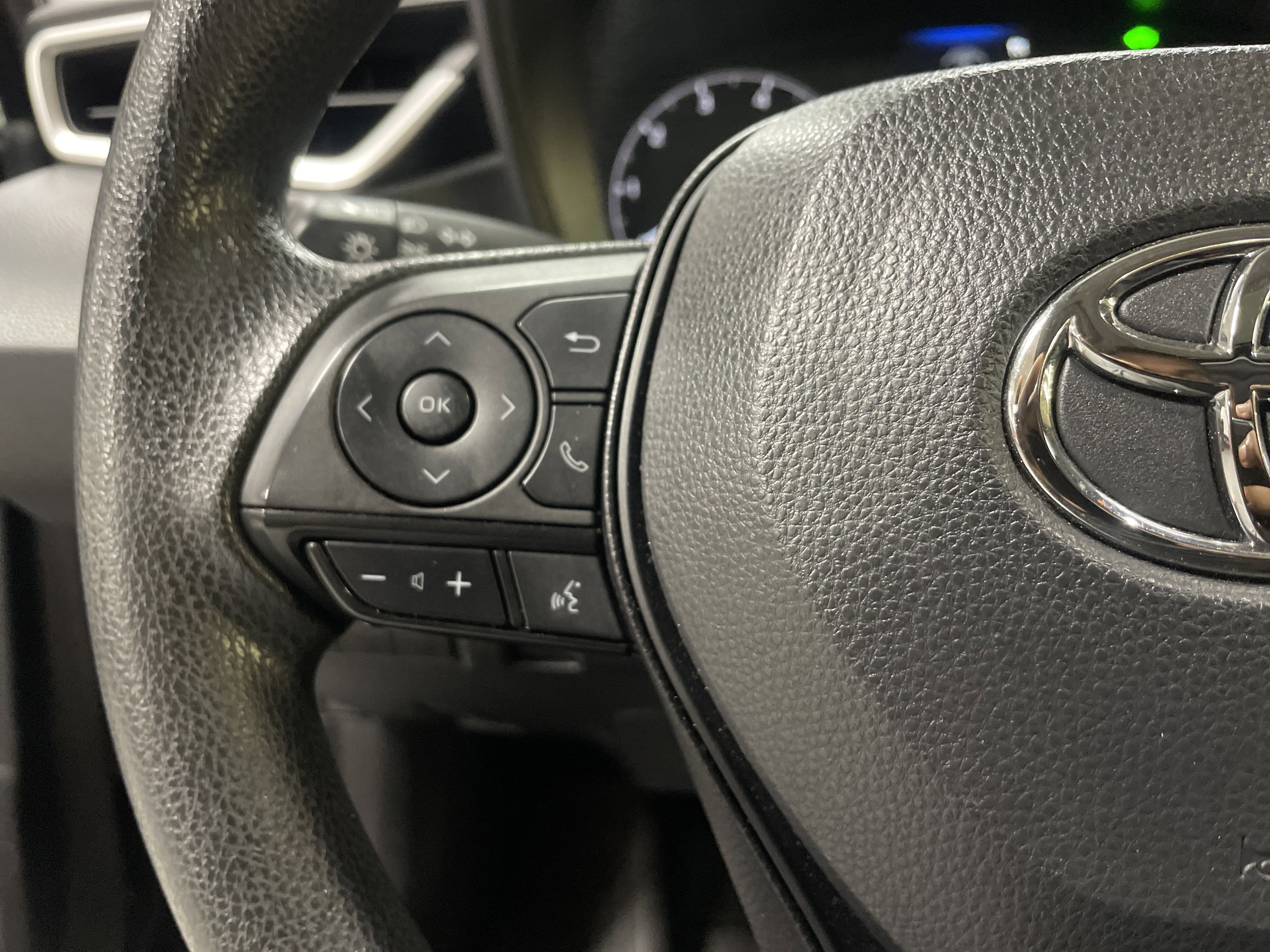 Used 2023 Toyota Corolla LE w/ LE Premium Package image 19