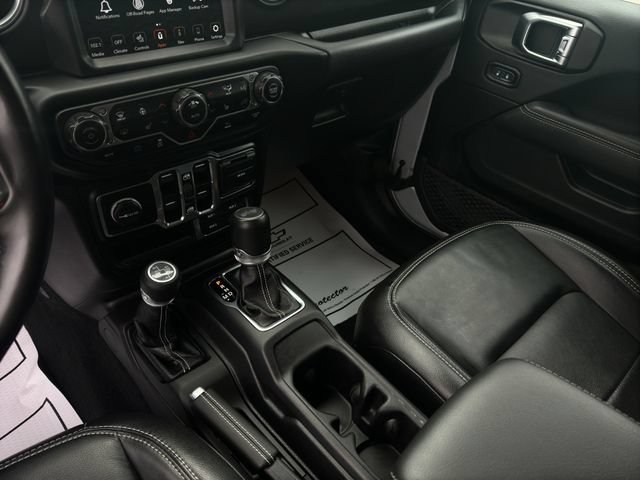 Used 2023 Jeep Wrangler Unlimited Sahara w/ Cold Weather Group AWD/4WD image 17