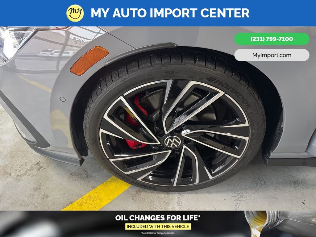 Used 2024 Volkswagen GTI Autobahn FWD image 9