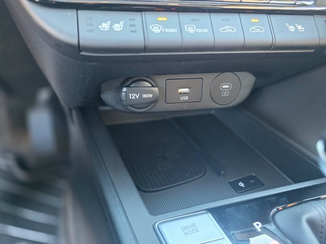 New 2025 Hyundai Elantra Limited image 26