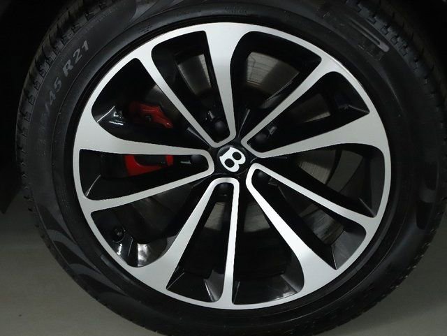 Used 2022 Bentley Bentayga image 38