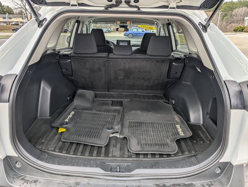 Used 2020 Toyota RAV4 LE w/ All Weather Liner Package AWD/4WD image 12