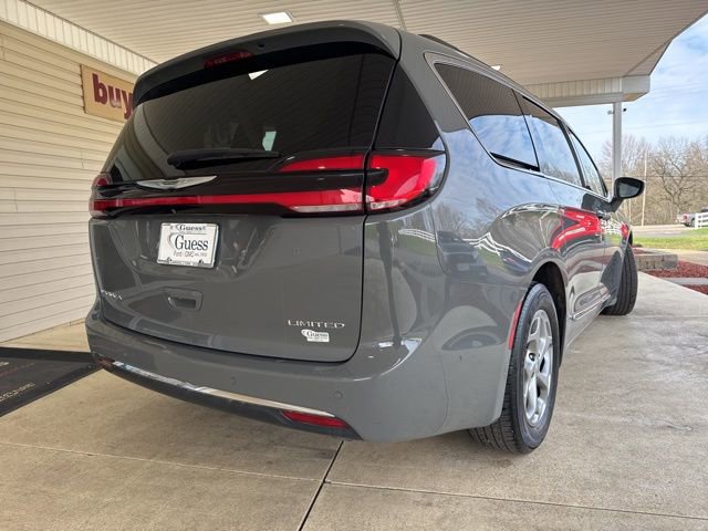 Used 2022 Chrysler Pacifica Limited image 7