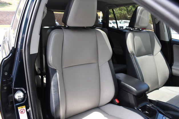Used 2018 Toyota RAV4 Platinum AWD/4WD image 27