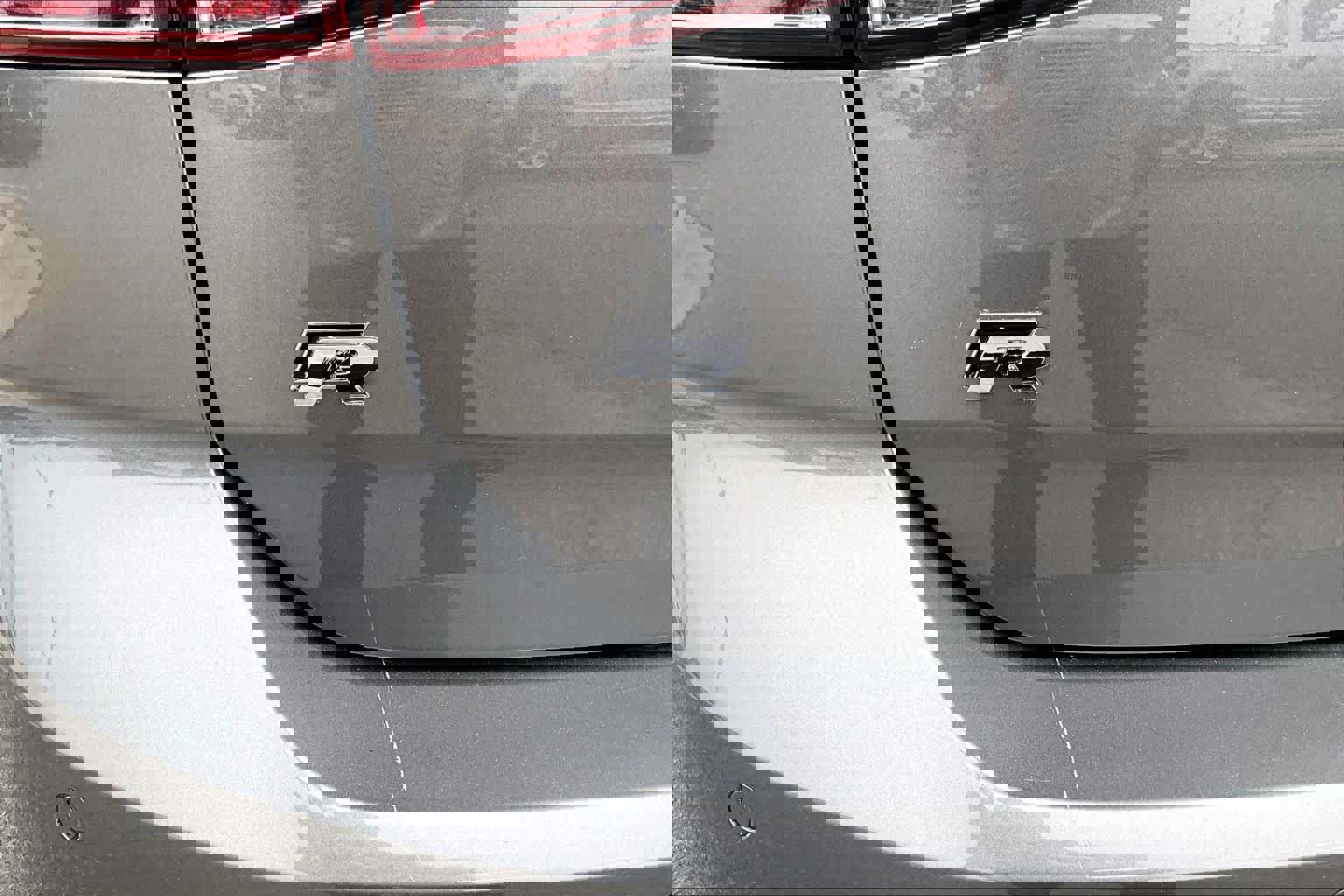 Used 2017 Volkswagen Golf R 4-Door image 9