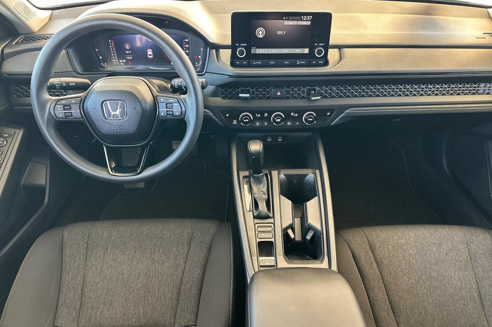 Used 2025 Honda Accord SE image 13