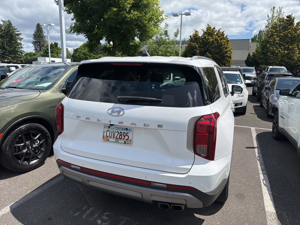 Used 2023 Hyundai Palisade SEL FWD image 4