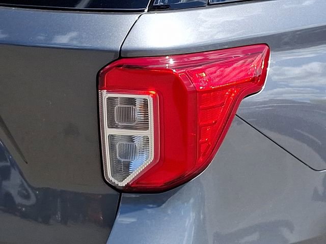 Used 2022 Ford Explorer XLT image 12