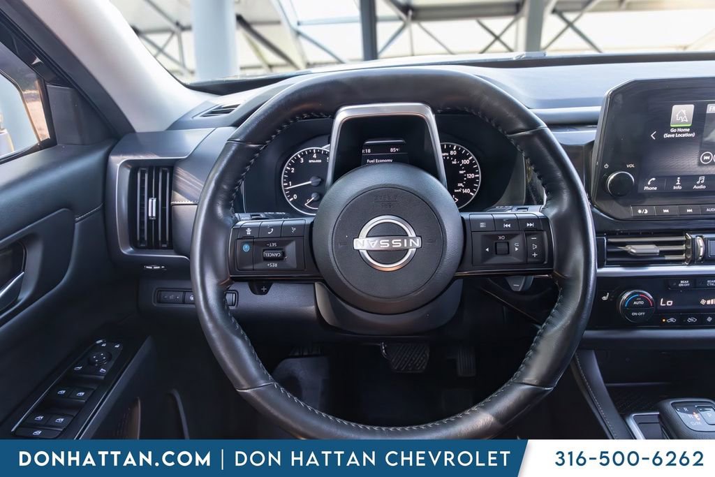 Used 2023 Nissan Pathfinder SL AWD/4WD image 5
