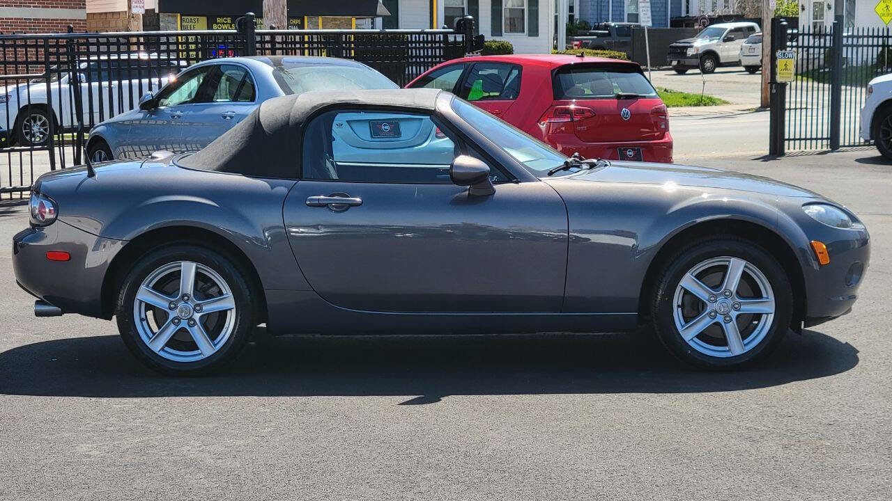 Used 2006 MAZDA MX-5 Miata Touring RWD image 9