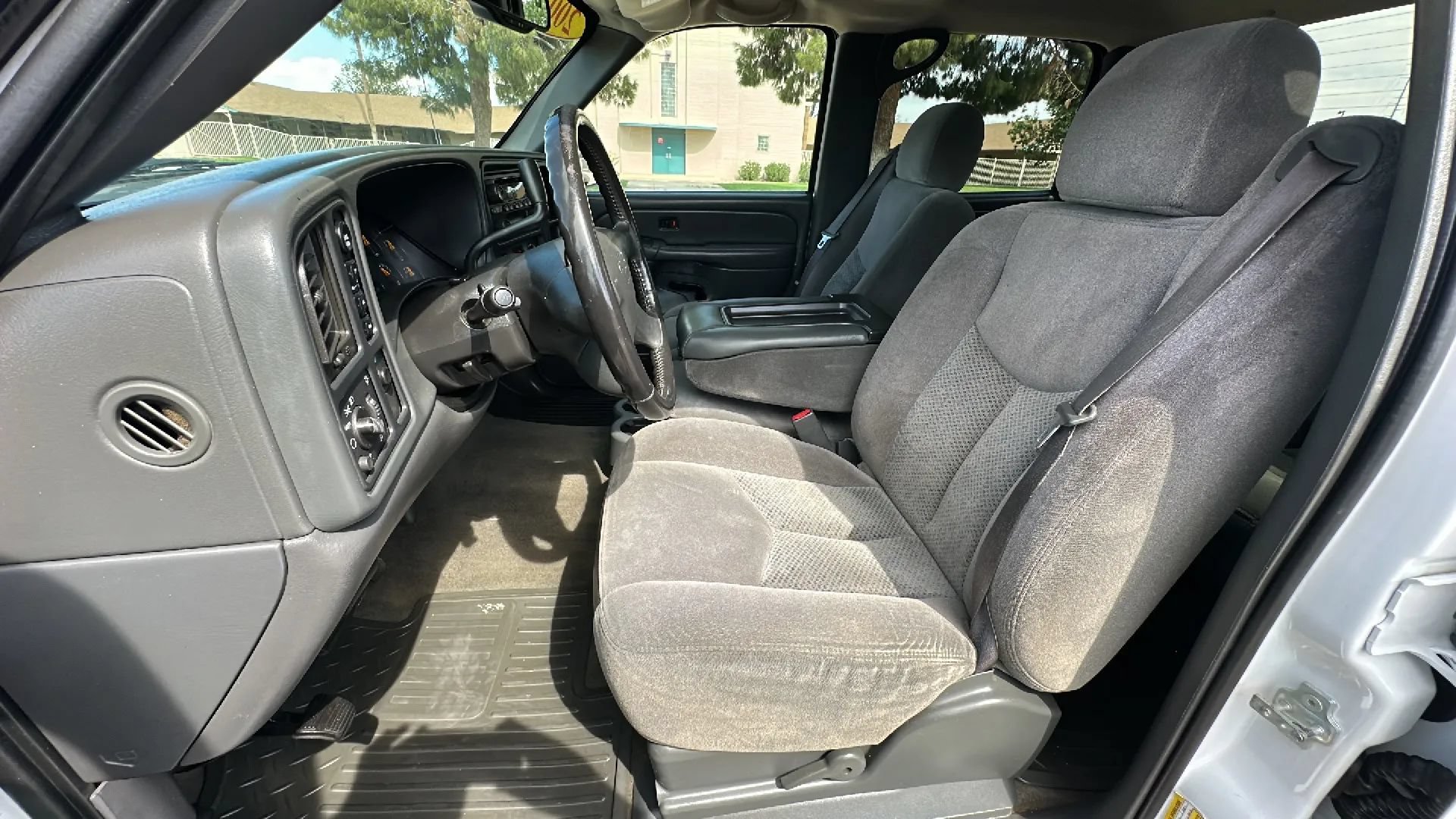 Used 2007 Chevrolet Silverado 1500 LT w/ Skid Plate Package AWD/4WD image 12