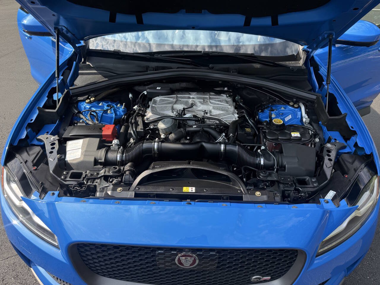 Used 2019 Jaguar F-PACE SVR AWD/4WD image 26