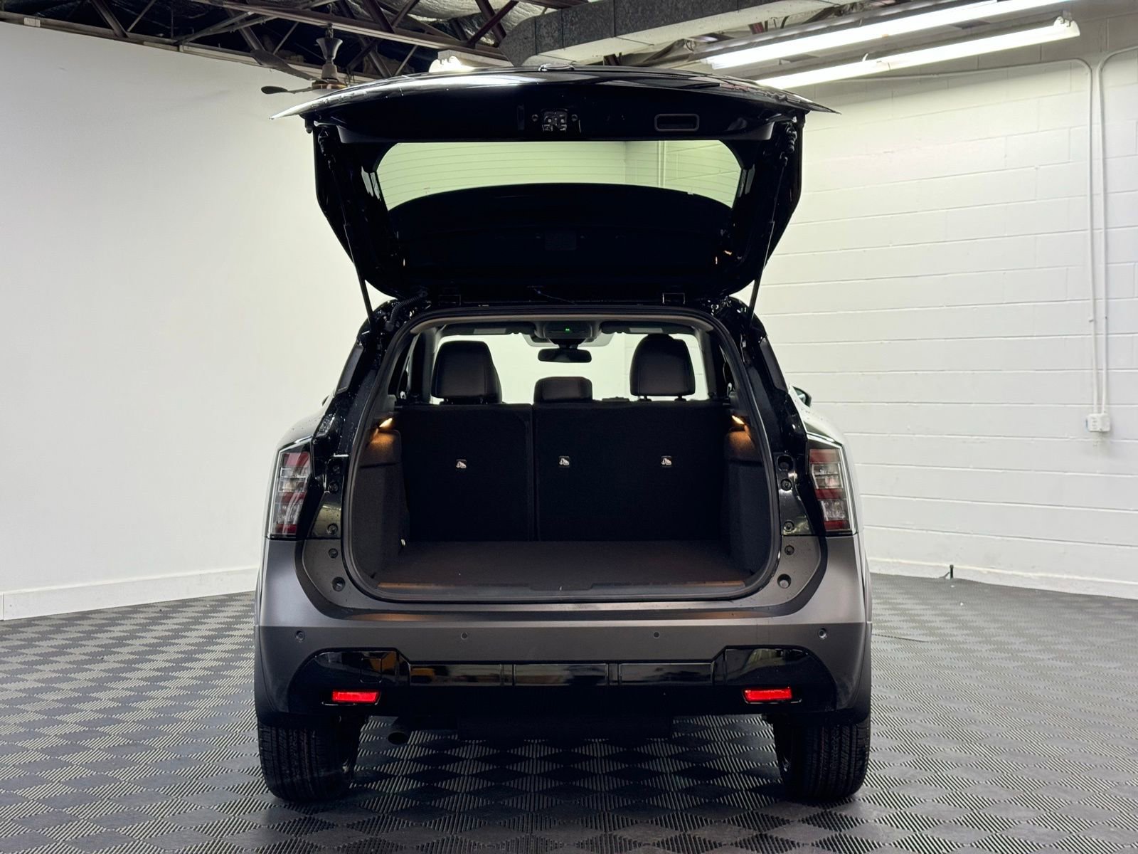 New 2026 Nissan Kicks SR w/ Cold Weather Package image 29