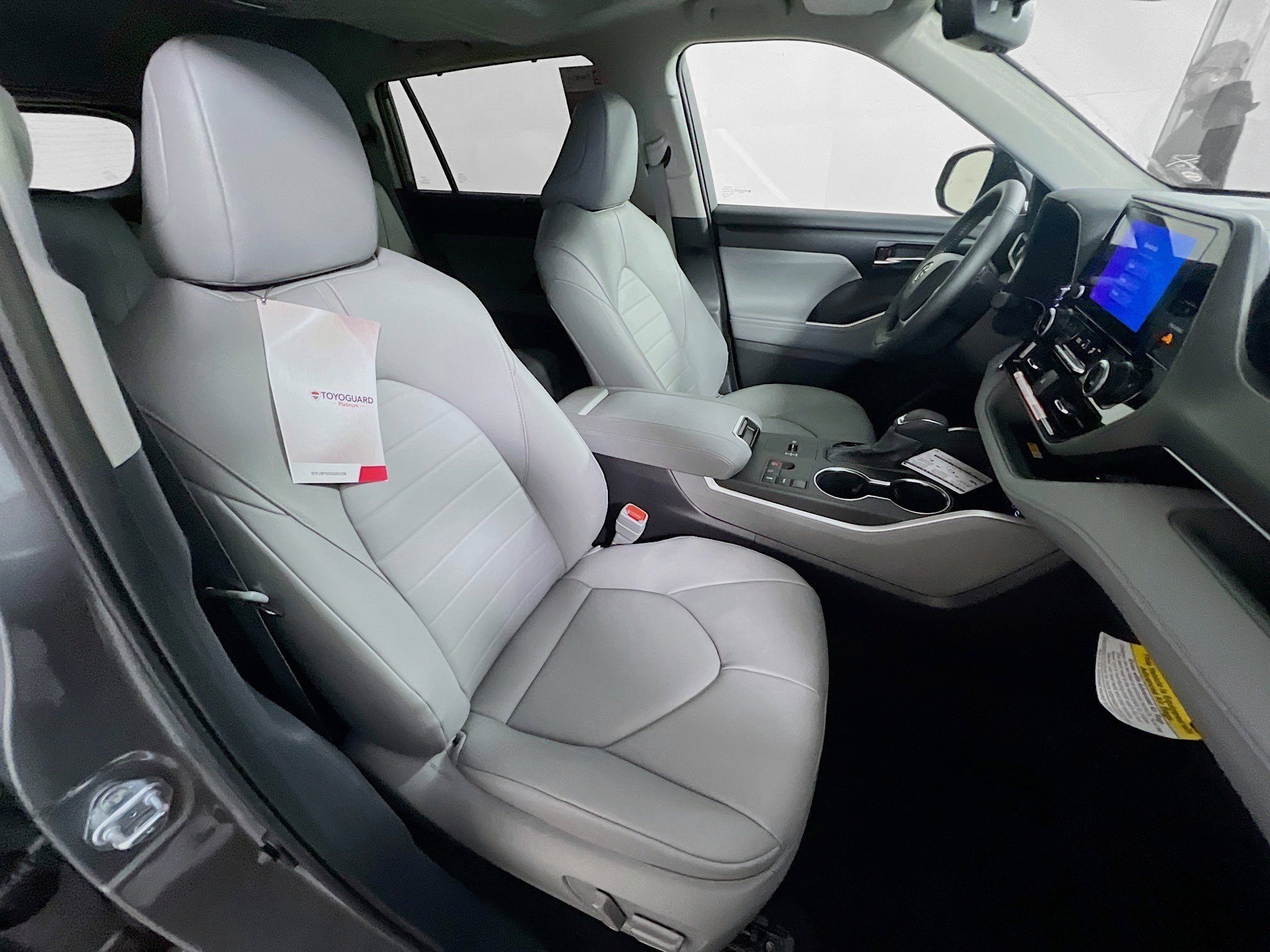 Used 2025 Toyota Highlander XLE image 31