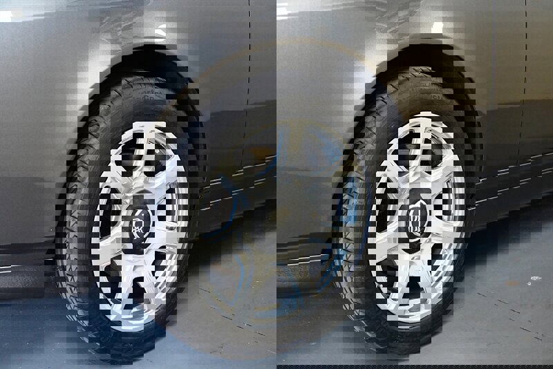 Used 2012 Rolls-Royce Phantom Drophead Coupe image 17