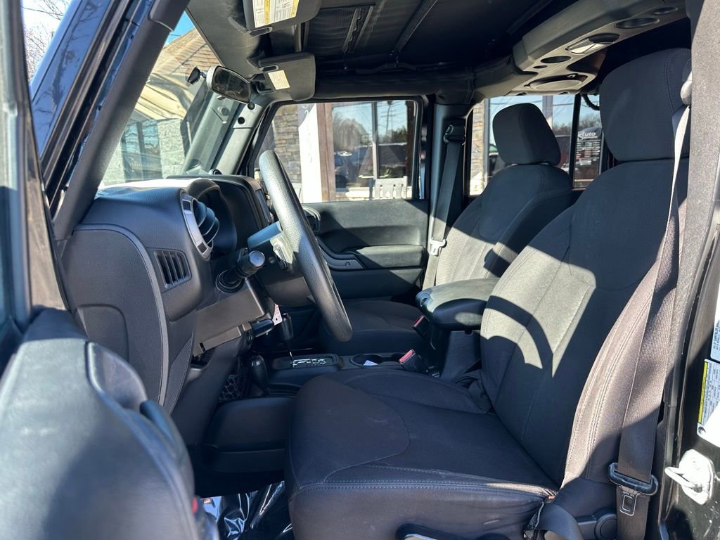 Used 2013 Jeep Wrangler Unlimited Sport AWD/4WD image 9