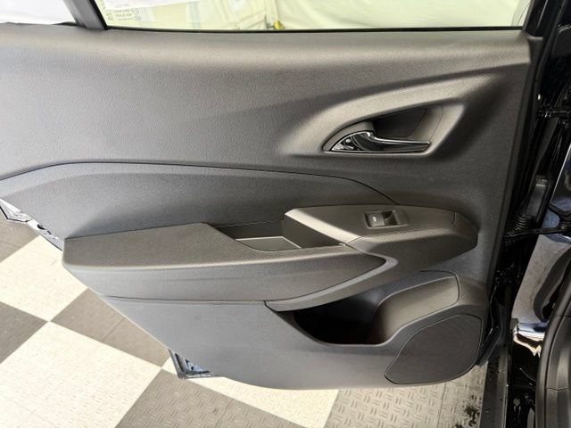 New 2026 Chevrolet Trax LS w/ LS Convenience Package FWD image 17